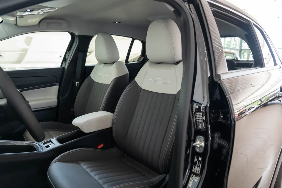 1.2 Hybrid La Prima | Tot 8 Jaar Garantie | Camera | Elektrische Achterklep | Dolce-Vita Pack | Keyless | Stoelverwarming | Voorruit Verwarming |