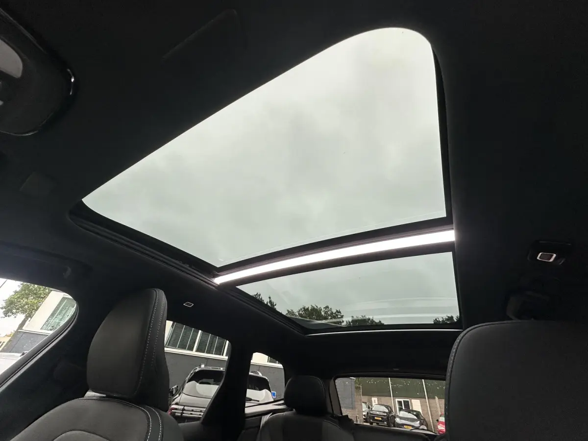2.0 T6 Plug-in hybrid AWD Plus Black Edition SOH 100%| LUCHTVERING!| ELEK. TREKHAAK| SUPER COMPLEET!| 360 CAMERA| HARMAN KARDON| ACHTERBANK VERWARMD|