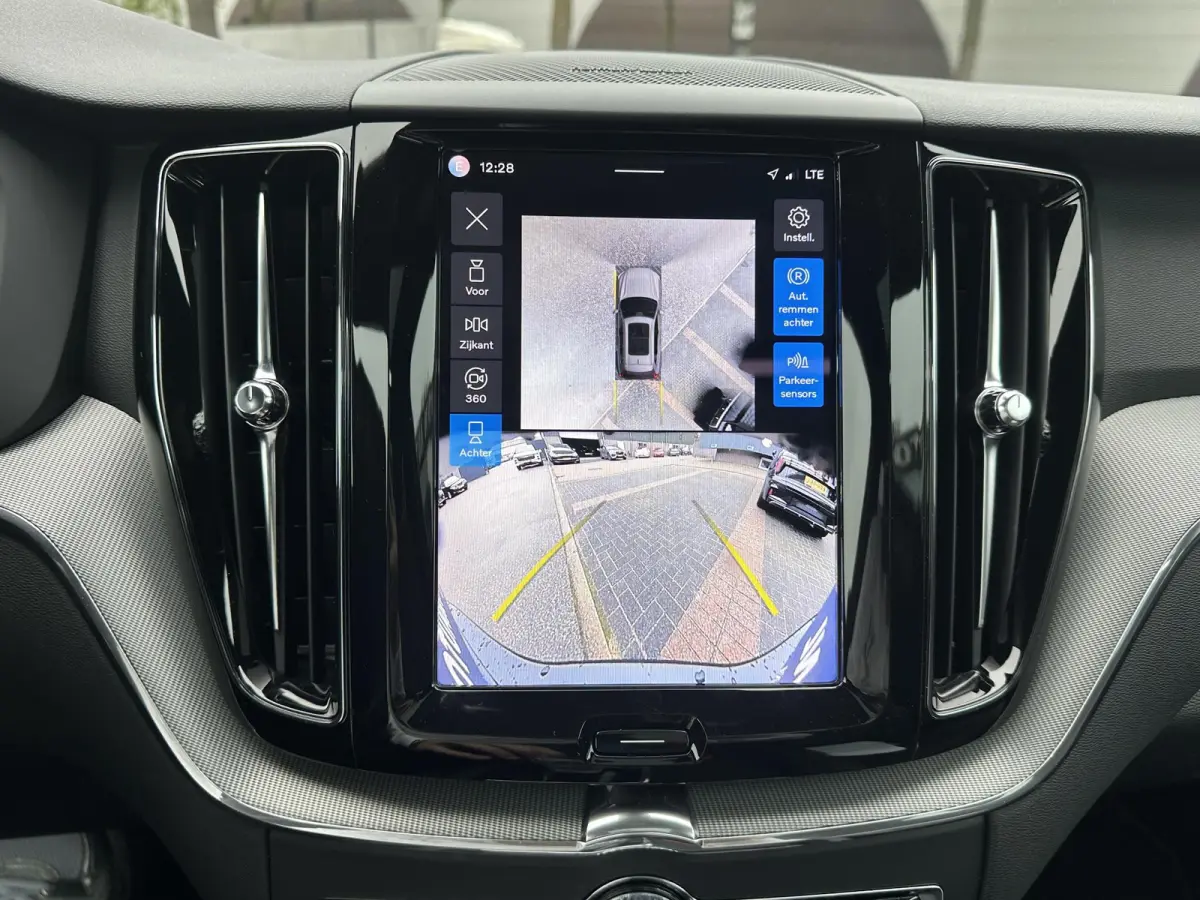 2.0 T6 Plug-in hybrid AWD Plus Black Edition SOH 100%| LUCHTVERING!| ELEK. TREKHAAK| SUPER COMPLEET!| 360 CAMERA| HARMAN KARDON| ACHTERBANK VERWARMD|