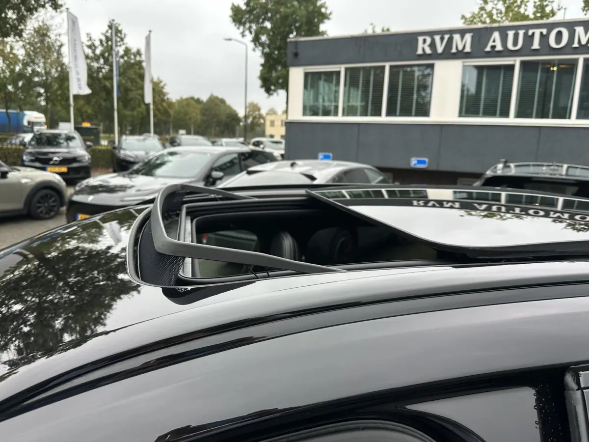 2.0 T6 Plug-in hybrid AWD Plus Black Edition SOH 100%| LUCHTVERING!| ELEK. TREKHAAK| SUPER COMPLEET!| 360 CAMERA| HARMAN KARDON| ACHTERBANK VERWARMD|