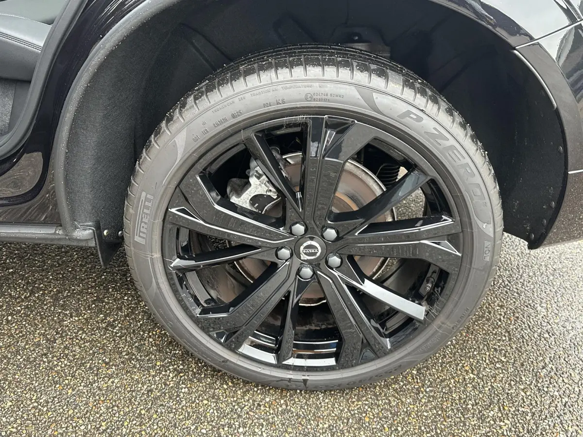 2.0 T6 Plug-in hybrid AWD Plus Black Edition SOH 100%| LUCHTVERING!| ELEK. TREKHAAK| SUPER COMPLEET!| 360 CAMERA| HARMAN KARDON| ACHTERBANK VERWARMD|