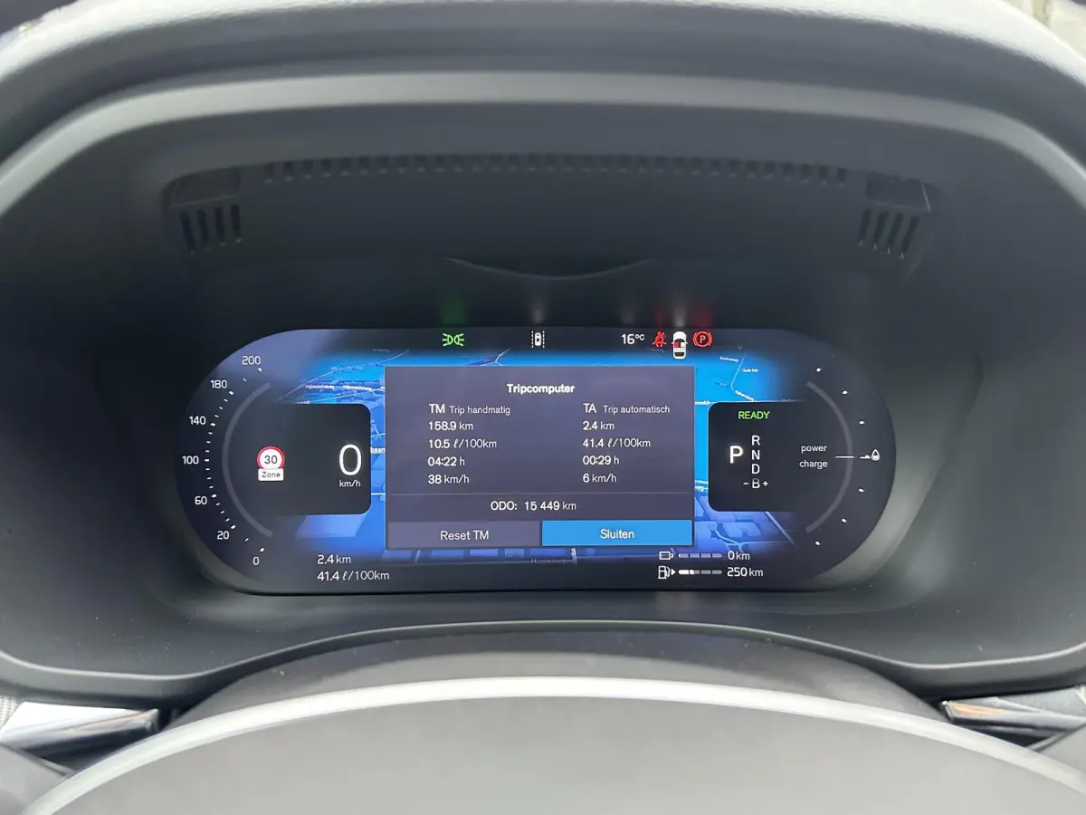2.0 T6 Plug-in hybrid AWD Plus Black Edition SOH 100%| LUCHTVERING!| ELEK. TREKHAAK| SUPER COMPLEET!| 360 CAMERA| HARMAN KARDON| ACHTERBANK VERWARMD|