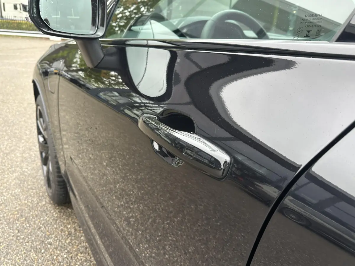 2.0 T6 Plug-in hybrid AWD Plus Black Edition SOH 100%| LUCHTVERING!| ELEK. TREKHAAK| SUPER COMPLEET!| 360 CAMERA| HARMAN KARDON| ACHTERBANK VERWARMD|