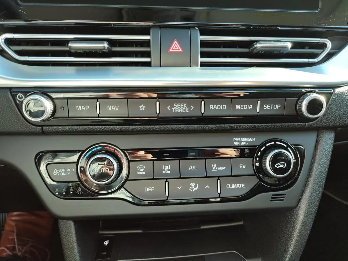 DynamicPlusLine 64 kWh | Warmtepomp! | Apple Carplay / Android Auto | Navigatiesyteem | Elektrisch Verstelbare Voorstoelen | Bestuurdersstoel + Geheugen | Stoelverwarming + Stoelkoeling | St