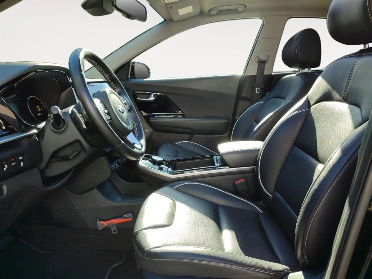 DynamicPlusLine 64 kWh | Warmtepomp! | Apple Carplay / Android Auto | Navigatiesyteem | Elektrisch Verstelbare Voorstoelen | Bestuurdersstoel + Geheugen | Stoelverwarming + Stoelkoeling | St