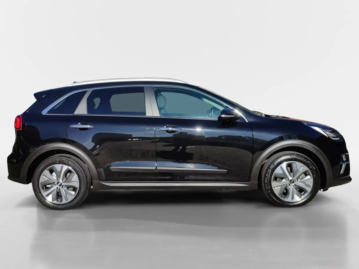 DynamicPlusLine 64 kWh | Warmtepomp! | Apple Carplay / Android Auto | Navigatiesyteem | Elektrisch Verstelbare Voorstoelen | Bestuurdersstoel + Geheugen | Stoelverwarming + Stoelkoeling | St