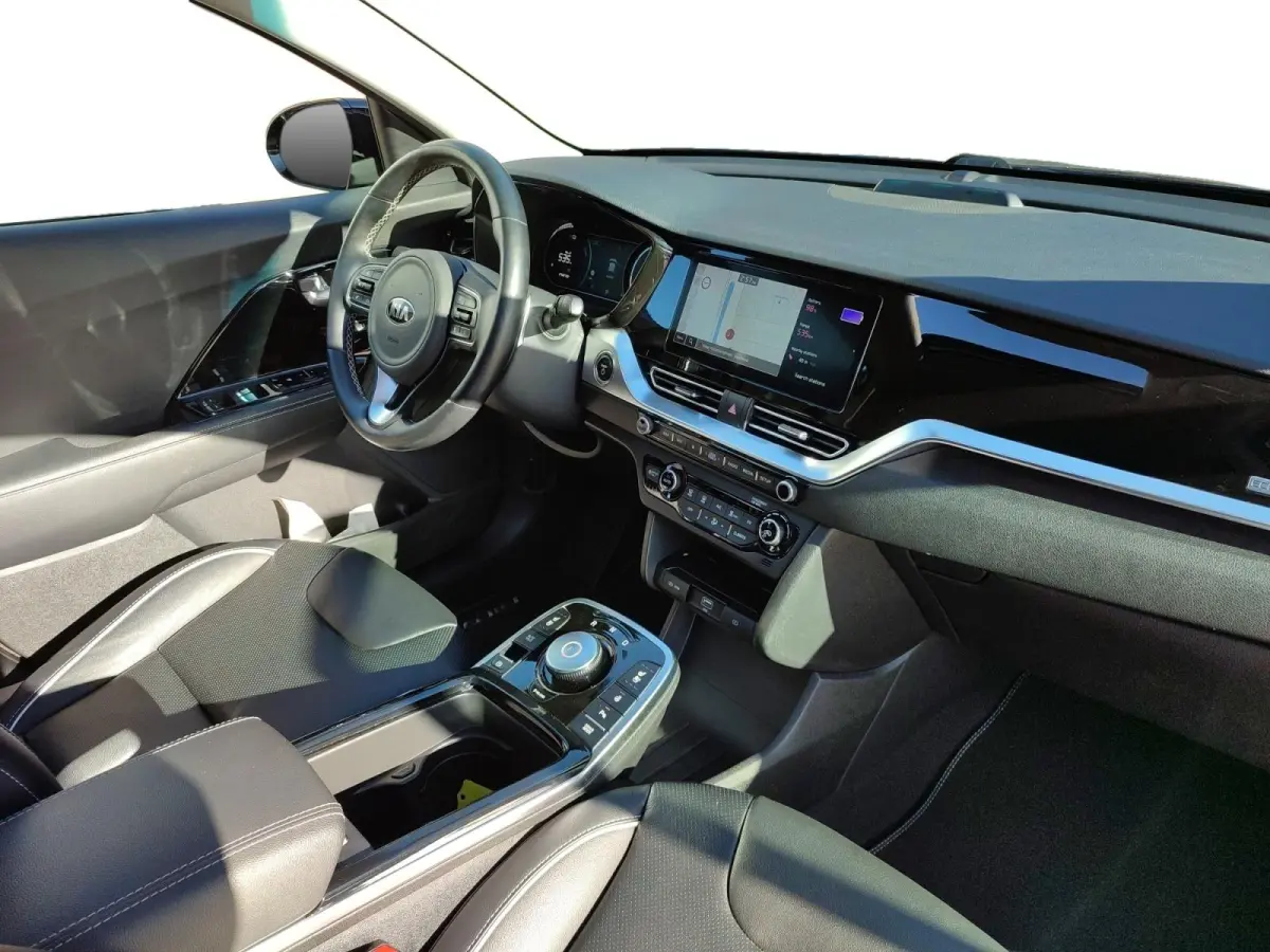 DynamicPlusLine 64 kWh | Warmtepomp! | Apple Carplay / Android Auto | Navigatiesyteem | Elektrisch Verstelbare Voorstoelen | Bestuurdersstoel + Geheugen | Stoelverwarming + Stoelkoeling | St