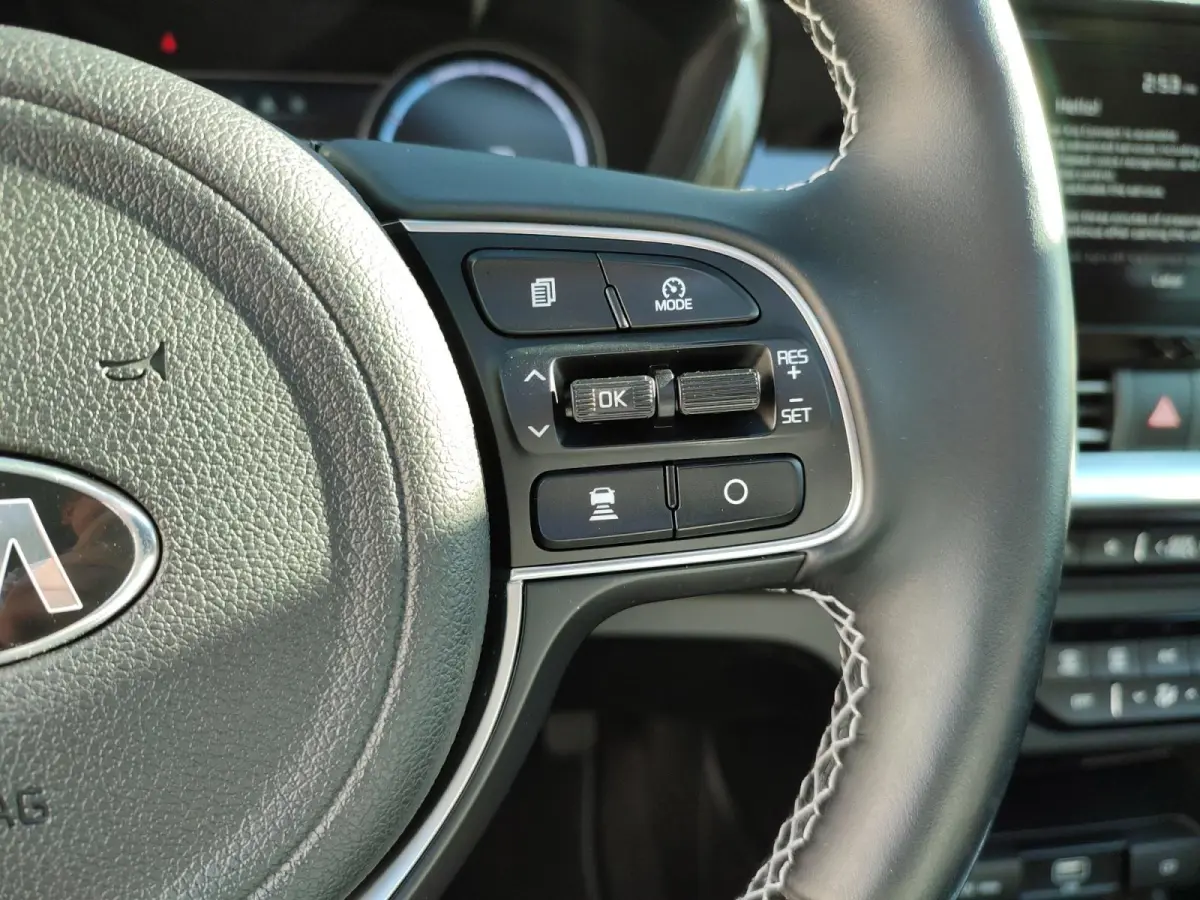DynamicPlusLine 64 kWh | Warmtepomp! | Apple Carplay / Android Auto | Navigatiesyteem | Elektrisch Verstelbare Voorstoelen | Bestuurdersstoel + Geheugen | Stoelverwarming + Stoelkoeling | St