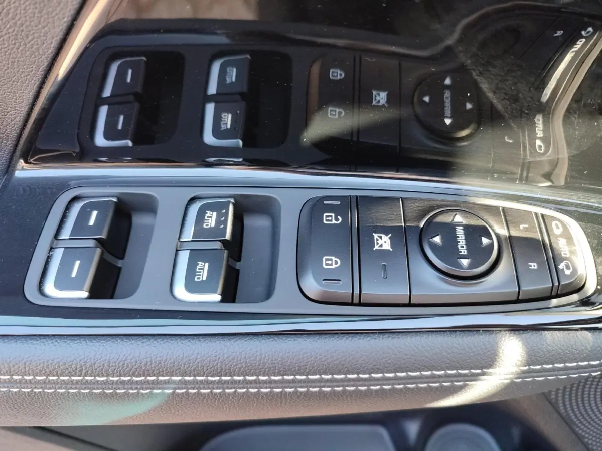 DynamicPlusLine 64 kWh | Warmtepomp! | Apple Carplay / Android Auto | Navigatiesyteem | Elektrisch Verstelbare Voorstoelen | Bestuurdersstoel + Geheugen | Stoelverwarming + Stoelkoeling | St