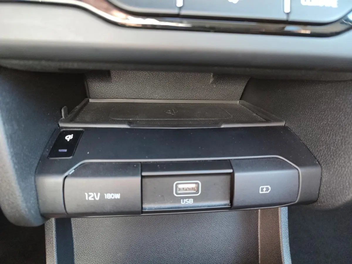 DynamicPlusLine 64 kWh | Warmtepomp! | Apple Carplay / Android Auto | Navigatiesyteem | Elektrisch Verstelbare Voorstoelen | Bestuurdersstoel + Geheugen | Stoelverwarming + Stoelkoeling | St