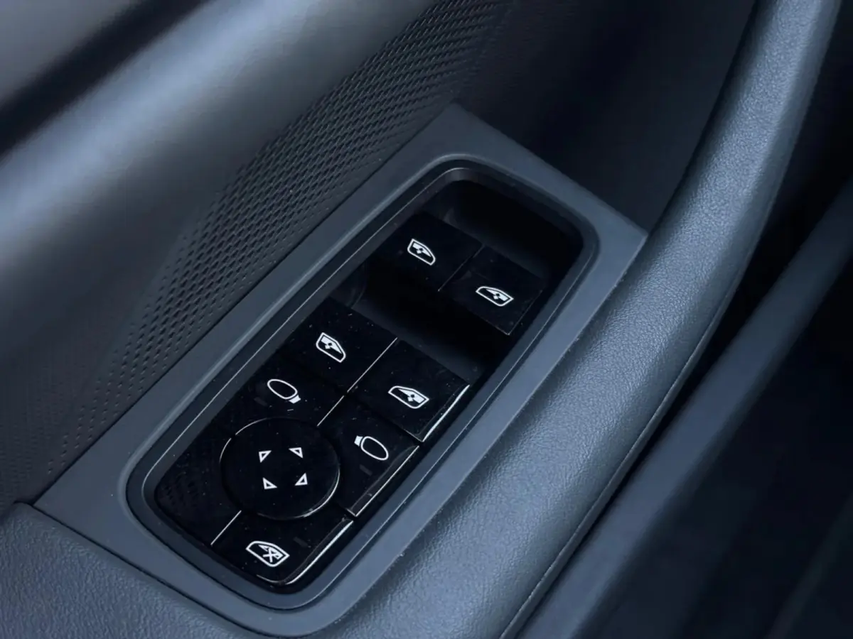 4S Performance 84kWh(Dealer OndH, Carplay, Camera, Lane Assist, Addapt Cruise Con, Etc)