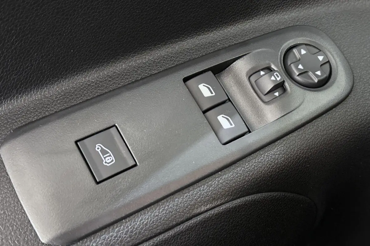 136 L2 50 kWh Stuur-Stoelverwarming Camera Apple CarPlay