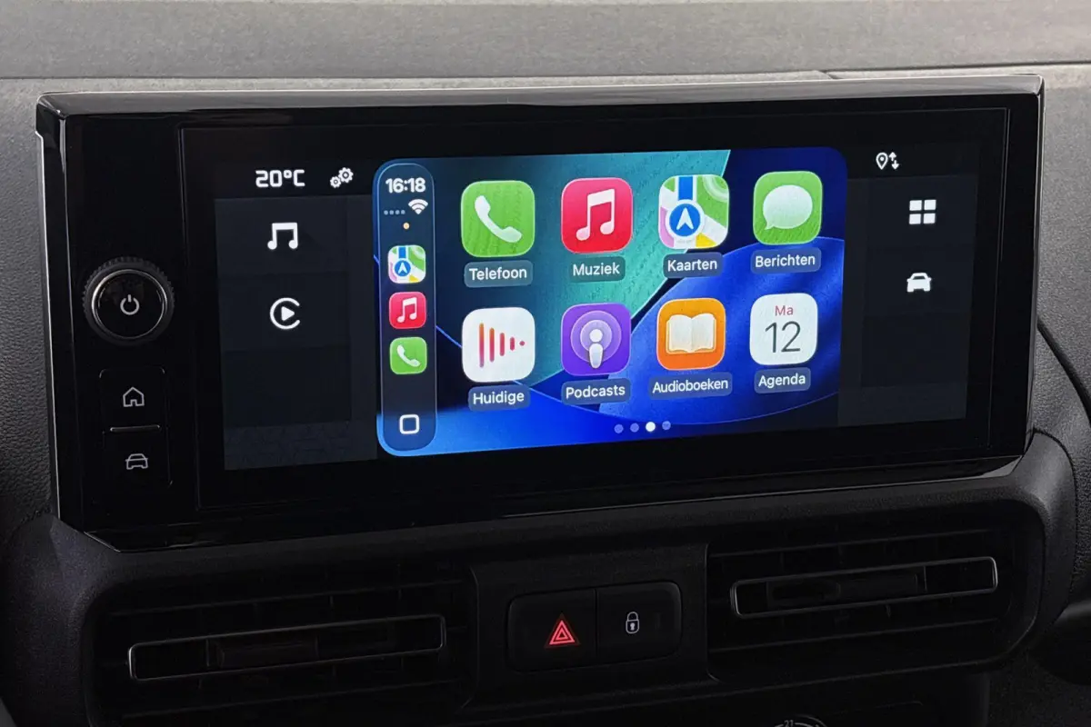 136 L2 50 kWh Stuur-Stoelverwarming Camera Apple CarPlay