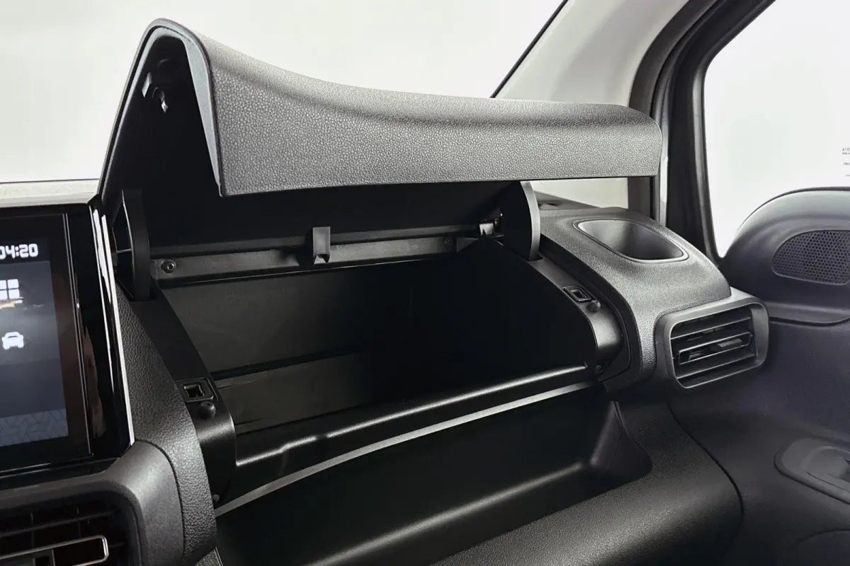 136 L2 50 kWh Stuur-Stoelverwarming Camera Apple CarPlay