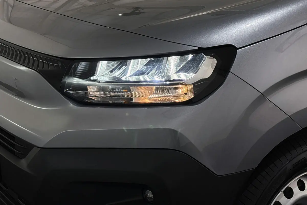136 L2 50 kWh Stuur-Stoelverwarming Camera Apple CarPlay