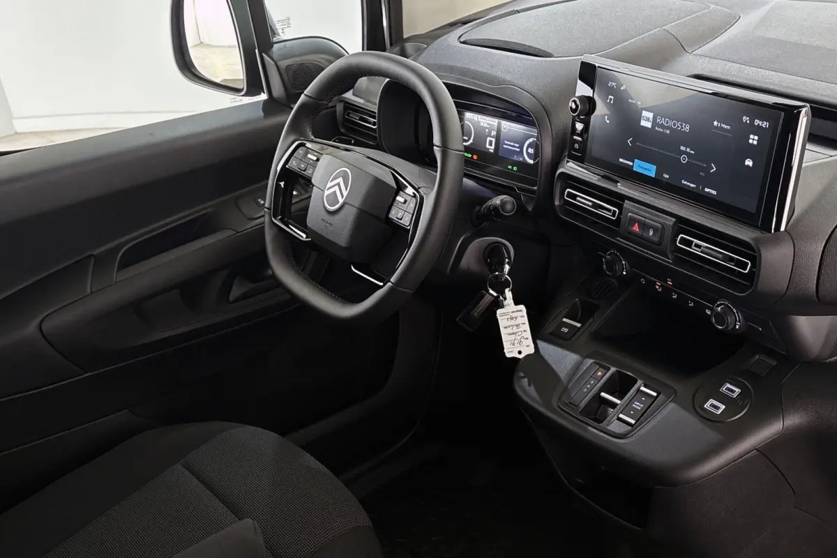 136 L2 50 kWh Stuur-Stoelverwarming Camera Apple CarPlay