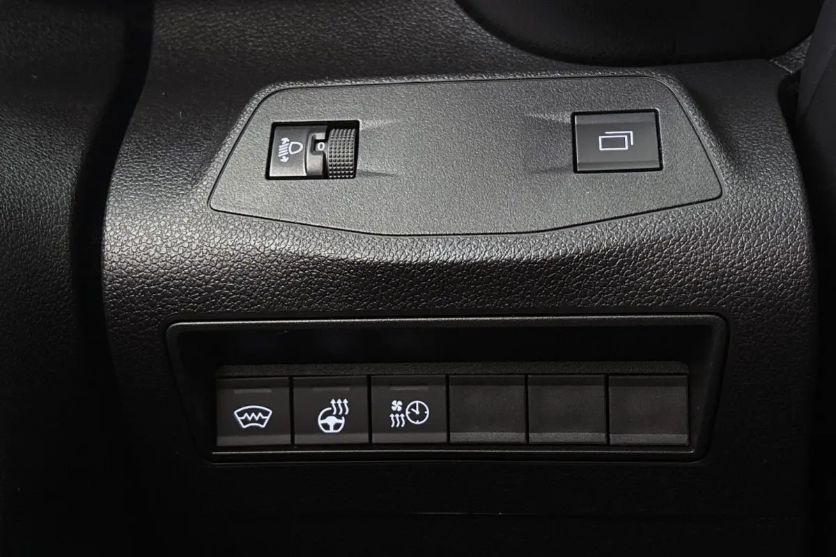 136 L2 50 kWh Stuur-Stoelverwarming Camera Apple CarPlay