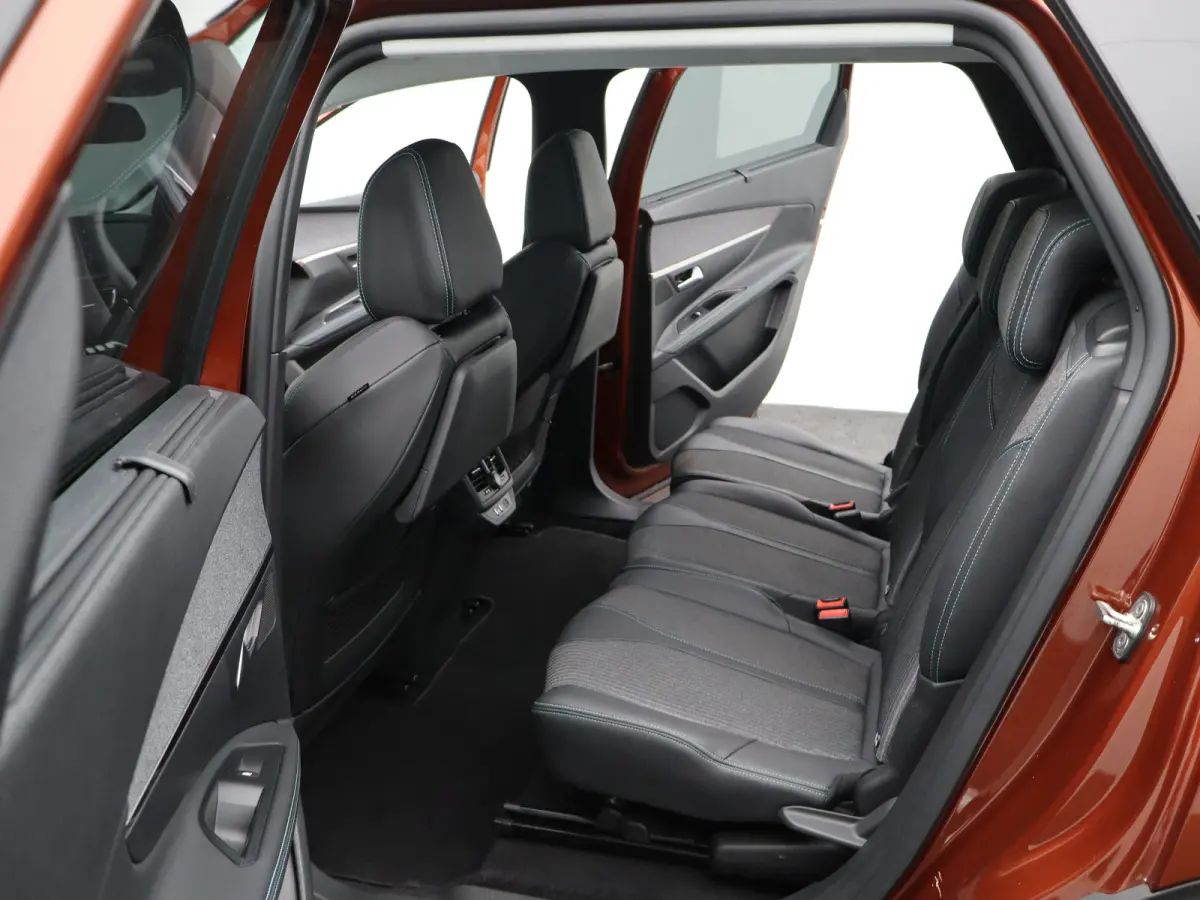 1.2 PureTech Allure Pack Business | Carplay | 7-persoons | Adaptieve cruise | Clima | Camera | Keyless |