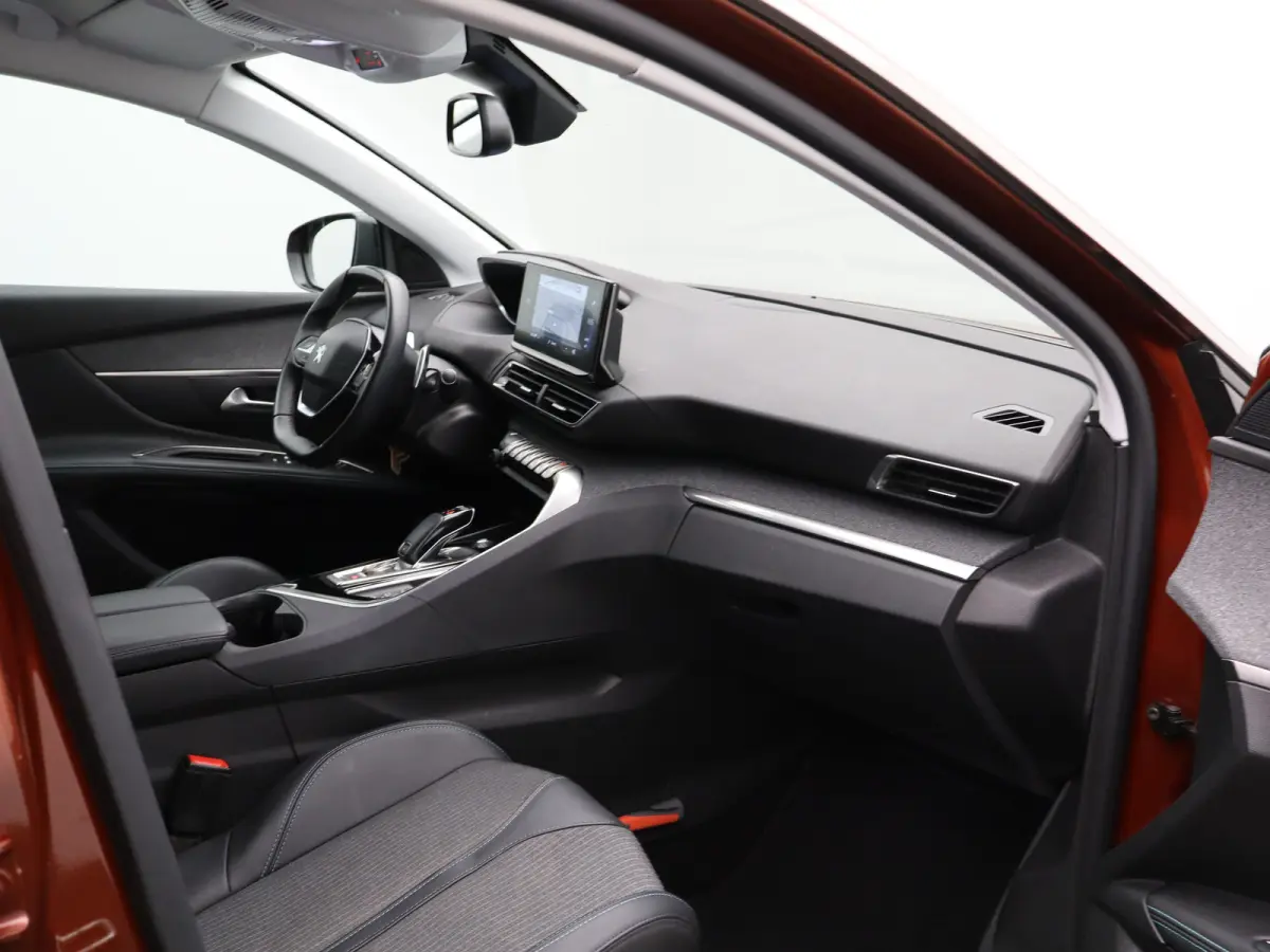 1.2 PureTech Allure Pack Business | Carplay | 7-persoons | Adaptieve cruise | Clima | Camera | Keyless |