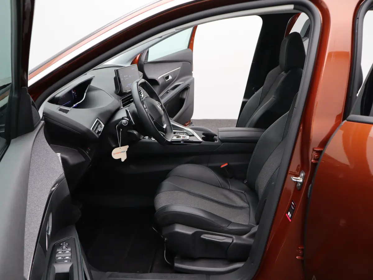 1.2 PureTech Allure Pack Business | Carplay | 7-persoons | Adaptieve cruise | Clima | Camera | Keyless |
