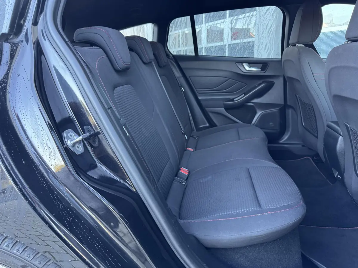 1.0 EcoBoost ST-Line| Carplay | Navigatie | Cruise | Climate | DAB | LED | Sensoren