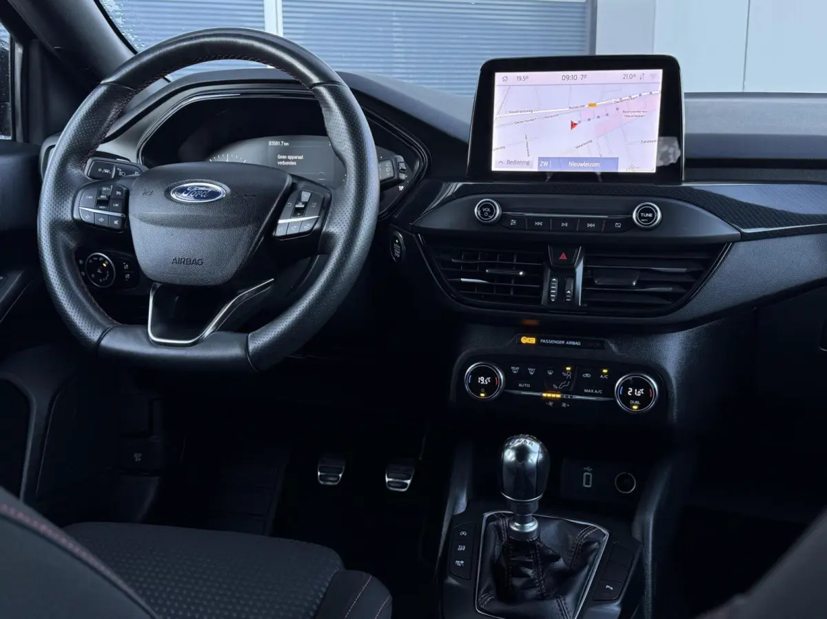 1.0 EcoBoost ST-Line| Carplay | Navigatie | Cruise | Climate | DAB | LED | Sensoren