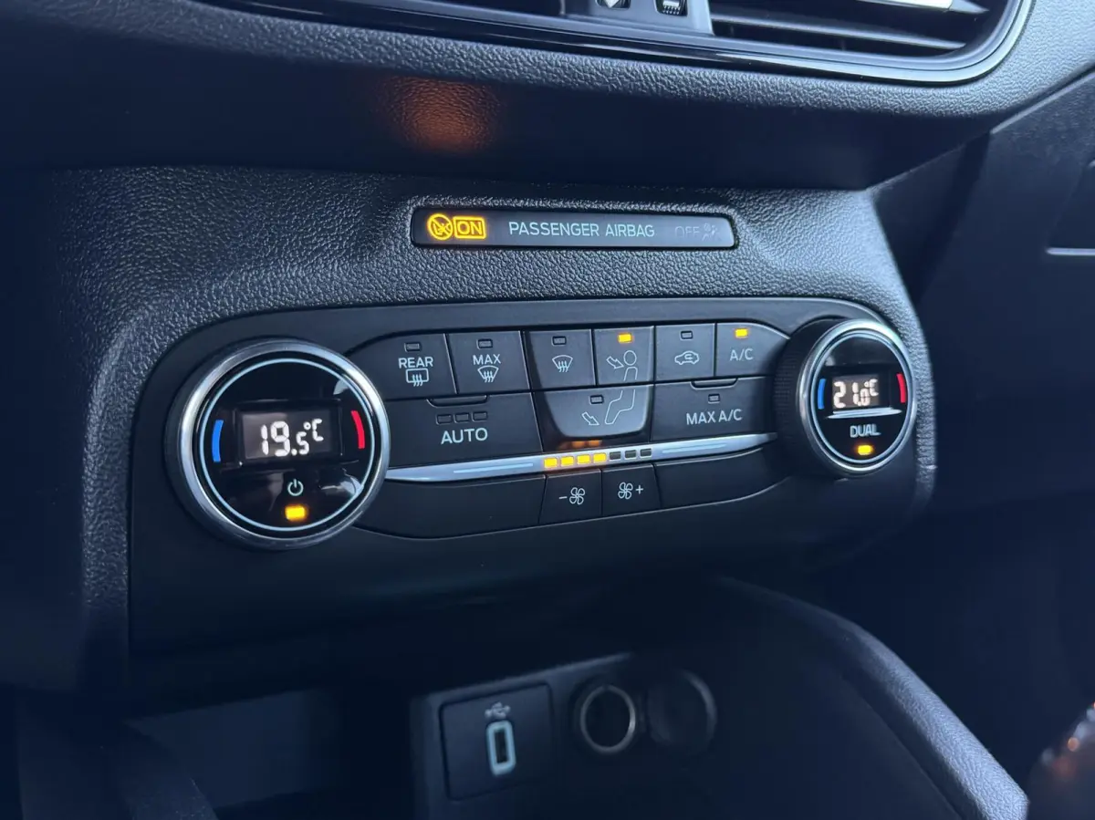 1.0 EcoBoost ST-Line| Carplay | Navigatie | Cruise | Climate | DAB | LED | Sensoren