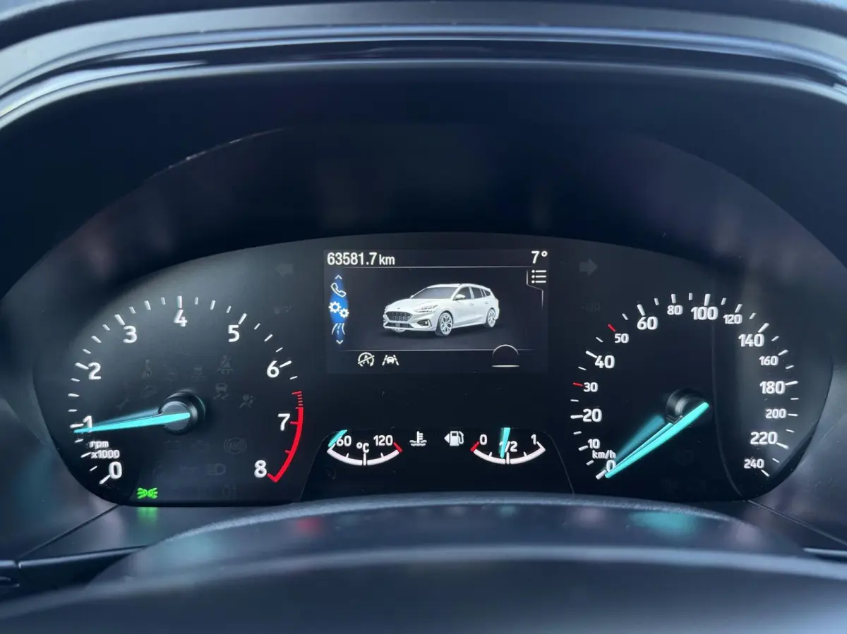 1.0 EcoBoost ST-Line| Carplay | Navigatie | Cruise | Climate | DAB | LED | Sensoren