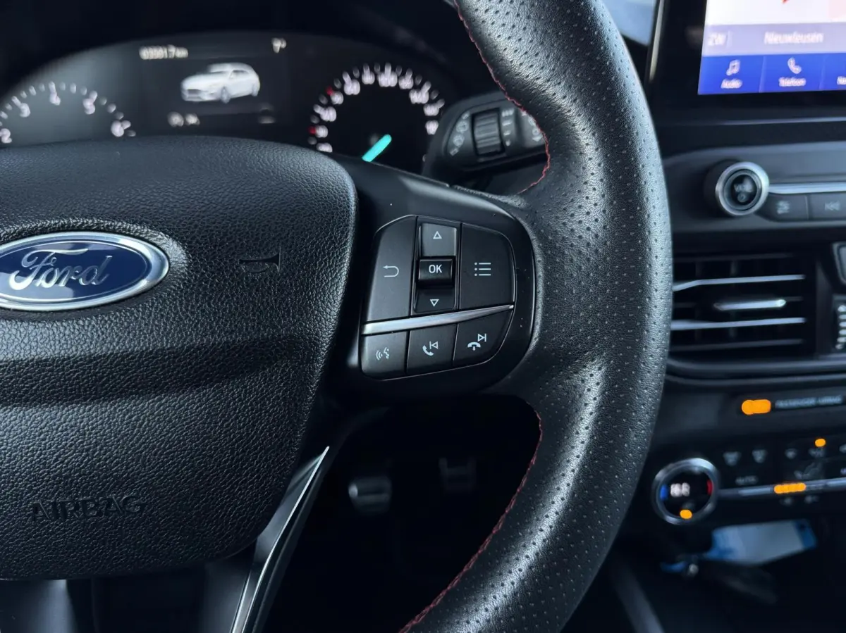 1.0 EcoBoost ST-Line| Carplay | Navigatie | Cruise | Climate | DAB | LED | Sensoren