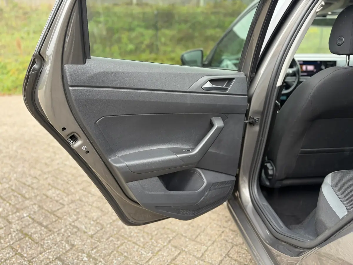 1.0 TSI Highline 110PK I 6 BAK I CARPLAY I CRUISE I PDC I VIRTUAL DASH