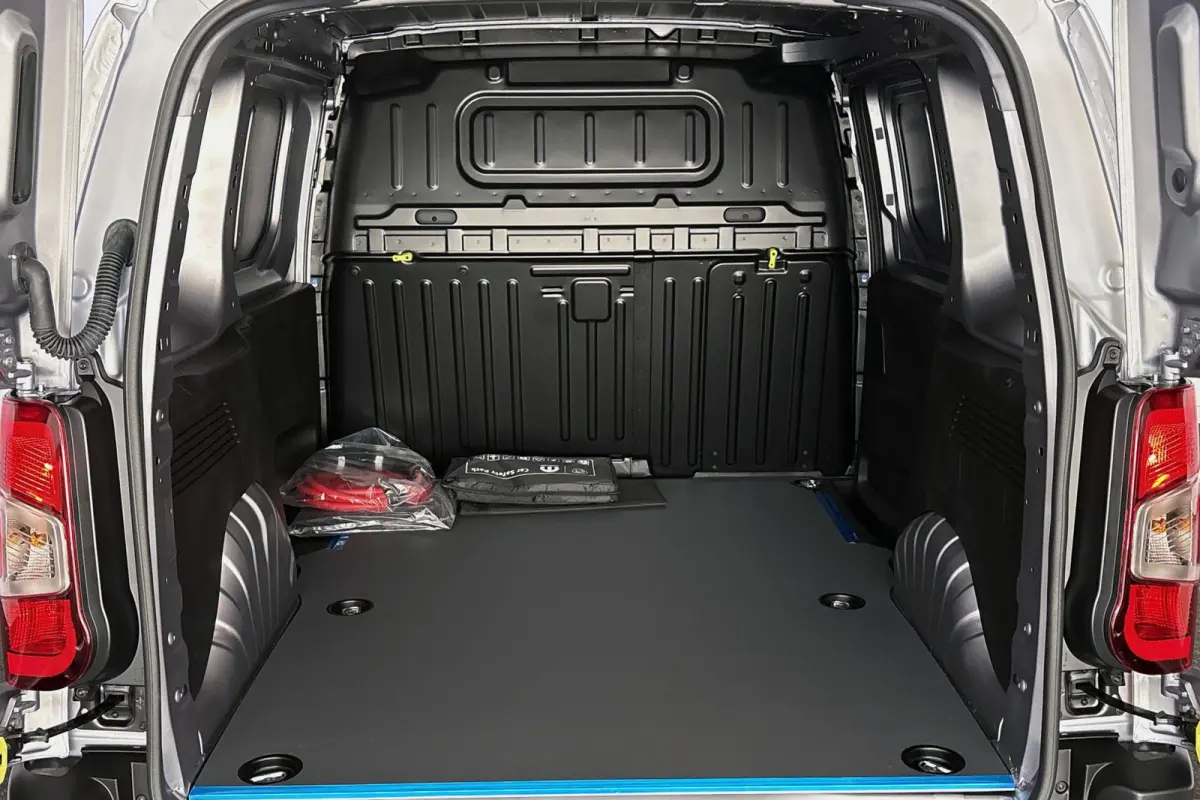 136 L1 50 kWh XTR Comfort-Pakket Stuur-Stoelverwarming 16"