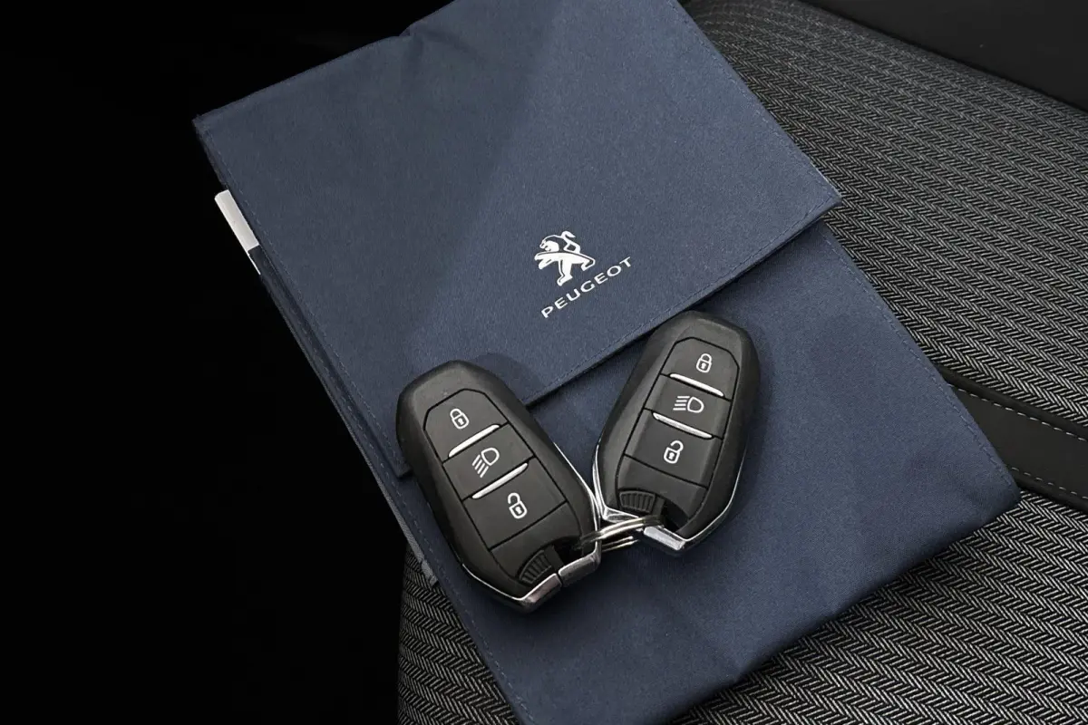 1.6 HYbrid 225 Blue Lease Allure Camera Keyless Dodehoek Apple CarPlay