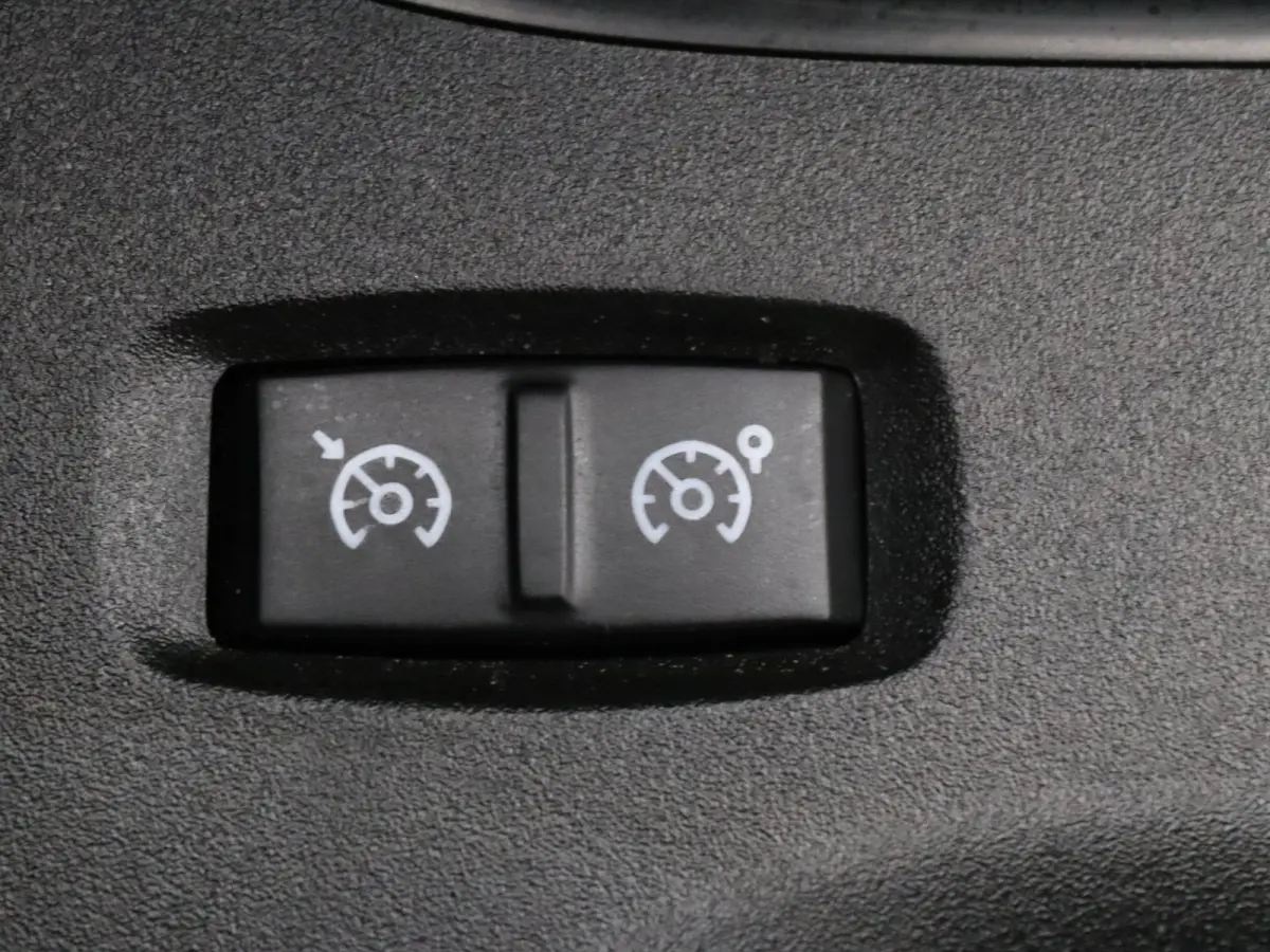Z.E. R80 E-Tech Equilibre 22 kWh Apple Carplay/Android Auto | Climate