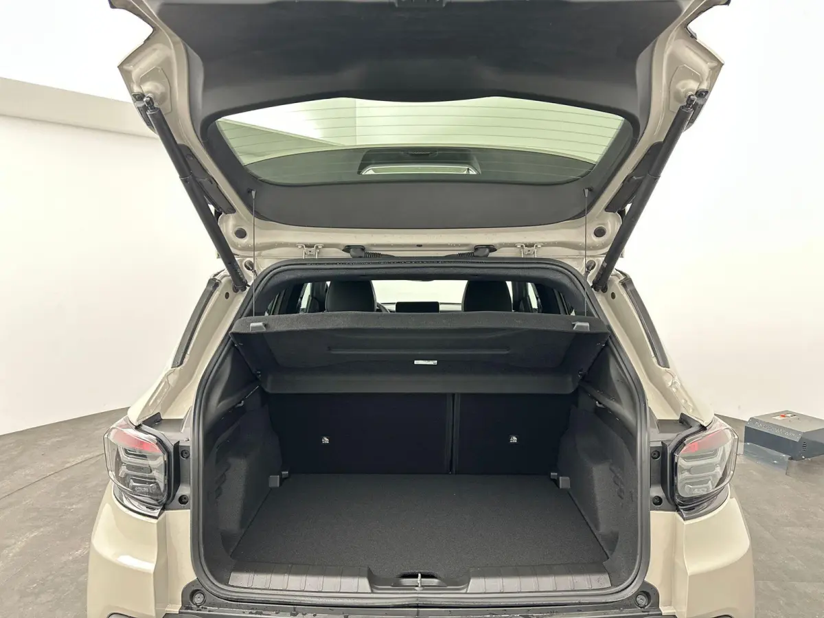 1.2 e-Hybrid Black Edition | VOORRAADVOORDEEL | Camera | Sensoren V+A | Elektrische Kofferklep | JBL | Stoelverwarming | Navi | Cruise Control Adaptief | 2+6 JAAR GARANTIE