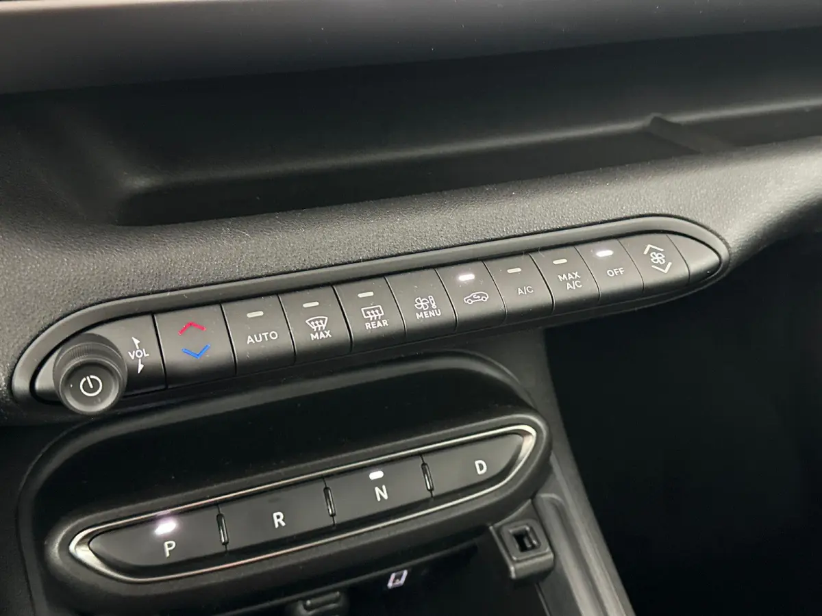 1.2 e-Hybrid Black Edition | VOORRAADVOORDEEL | Camera | Sensoren V+A | Elektrische Kofferklep | JBL | Stoelverwarming | Navi | Cruise Control Adaptief | 2+6 JAAR GARANTIE