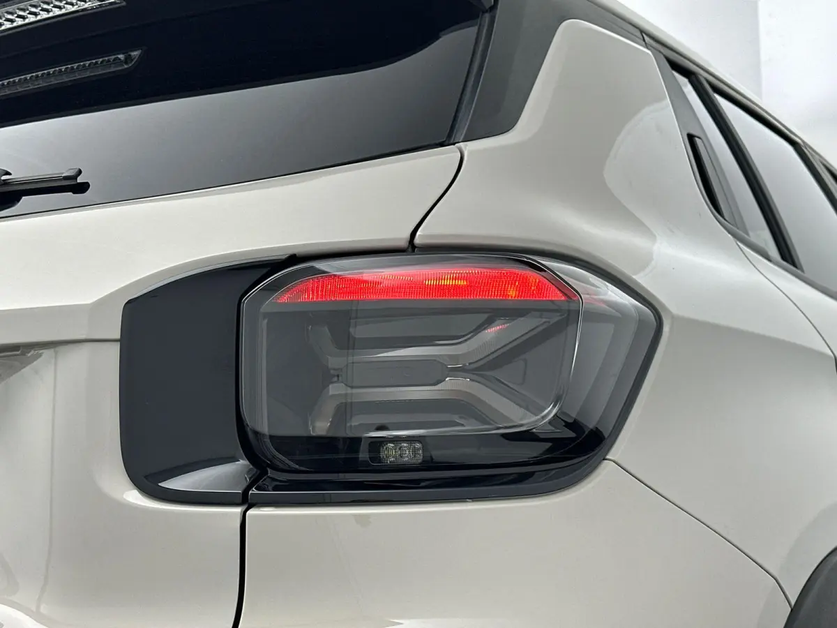 1.2 e-Hybrid Black Edition | VOORRAADVOORDEEL | Camera | Sensoren V+A | Elektrische Kofferklep | JBL | Stoelverwarming | Navi | Cruise Control Adaptief | 2+6 JAAR GARANTIE