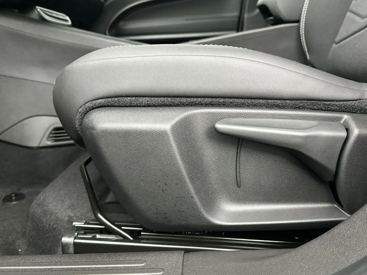1.2 e-Hybrid Black Edition | VOORRAADVOORDEEL | Camera | Sensoren V+A | Elektrische Kofferklep | JBL | Stoelverwarming | Navi | Cruise Control Adaptief | 2+6 JAAR GARANTIE