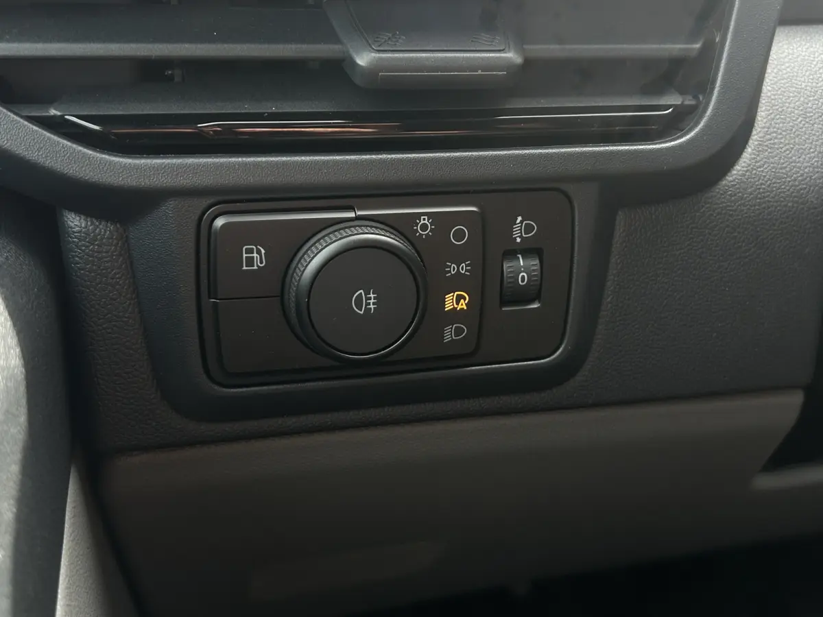 340 L2H1 Sport 71 kWh | Adap. Cruise Control | Trekhaak | Winterpack | CarPlay |