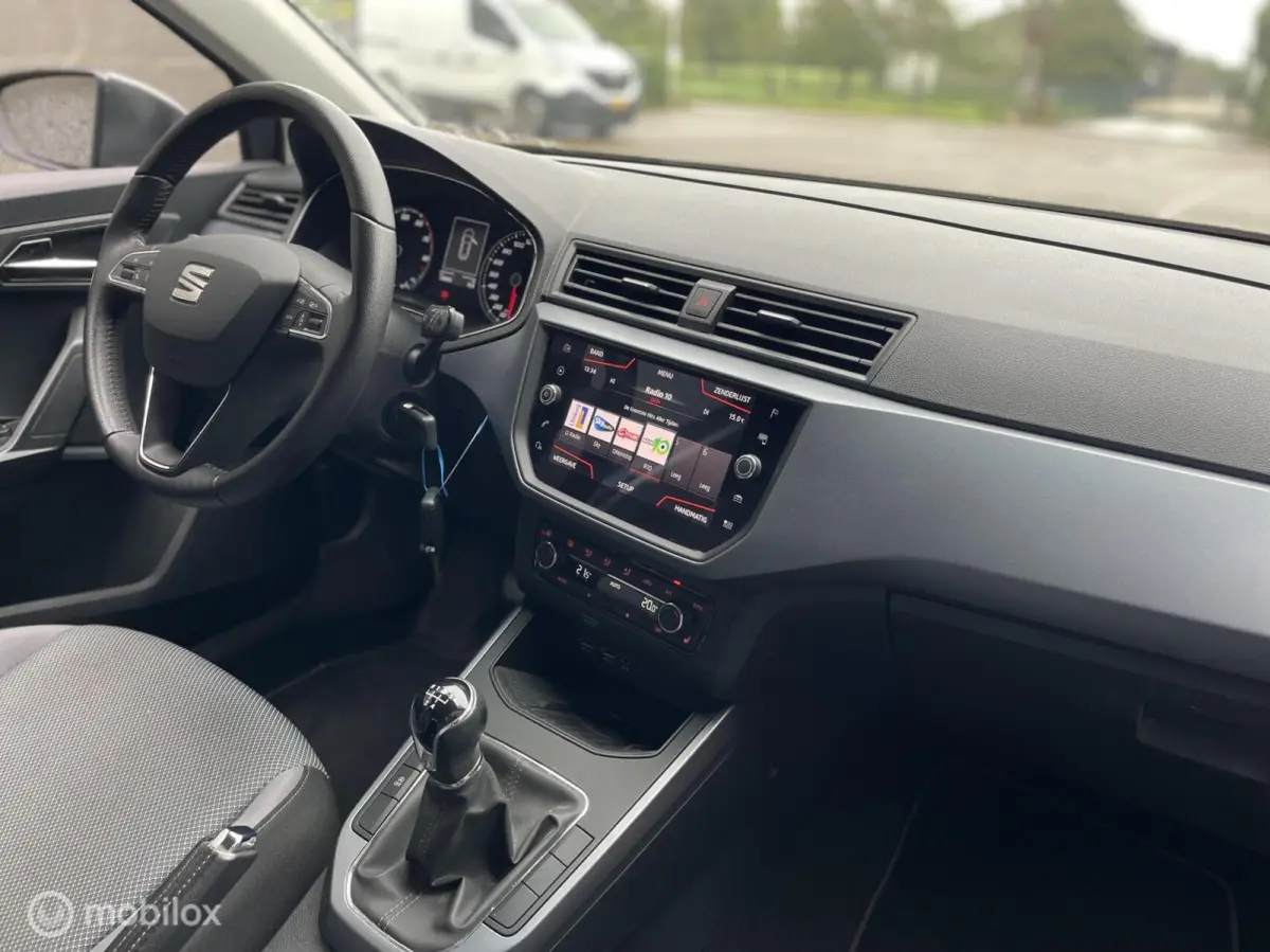 1.0 TSI Style Launch Edition| CarPlay | Trekhaak | PDC | All-Season | Stoelverwarming | LED |