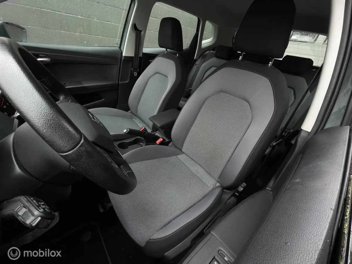1.0 TSI Style Launch Edition| CarPlay | Trekhaak | PDC | All-Season | Stoelverwarming | LED |