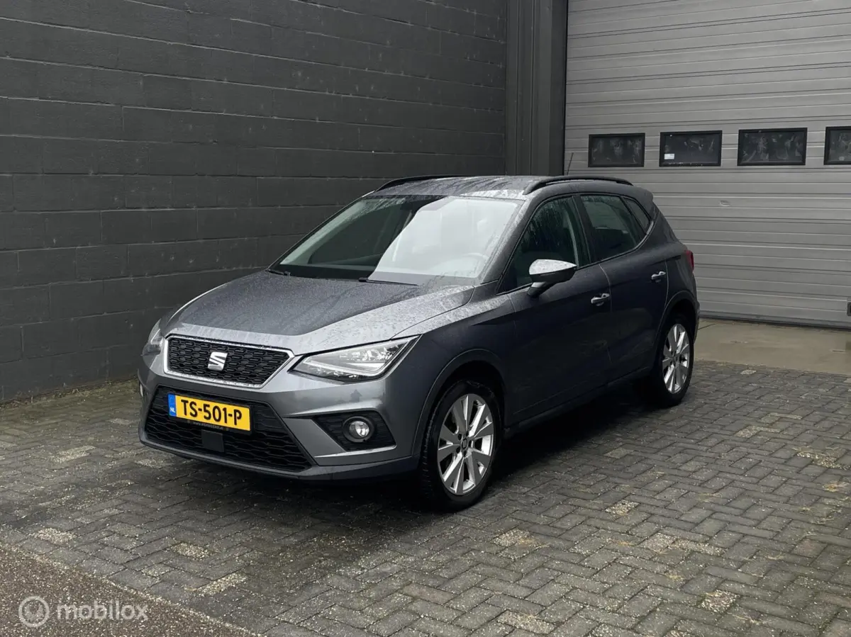 1.0 TSI Style Launch Edition| CarPlay | Trekhaak | PDC | All-Season | Stoelverwarming | LED |