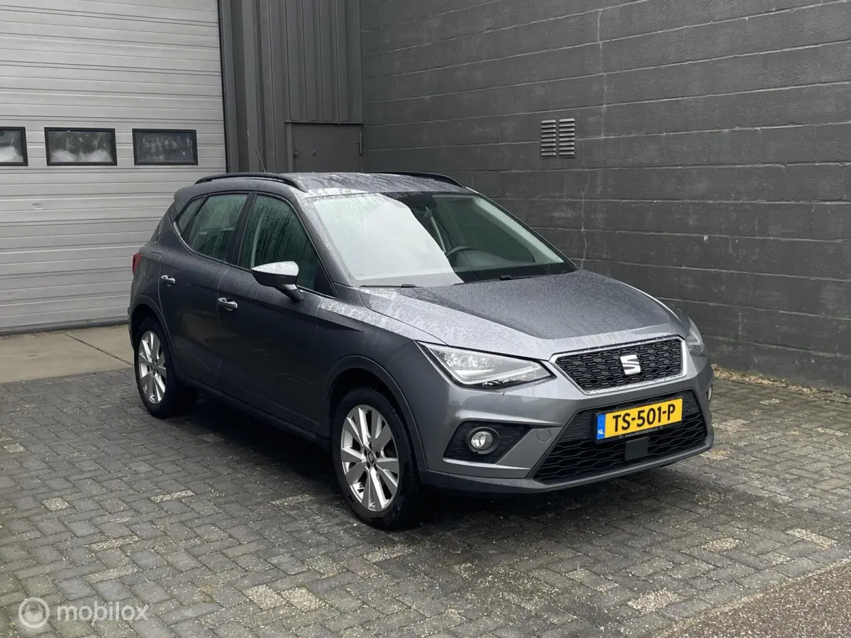1.0 TSI Style Launch Edition| CarPlay | Trekhaak | PDC | All-Season | Stoelverwarming | LED |