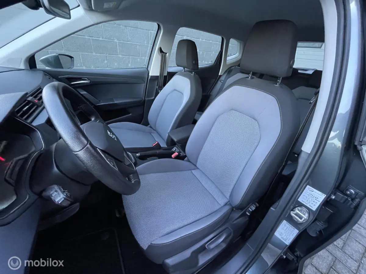 1.0 TSI Style Launch Edition| CarPlay | Trekhaak | PDC | All-Season | Stoelverwarming | LED |