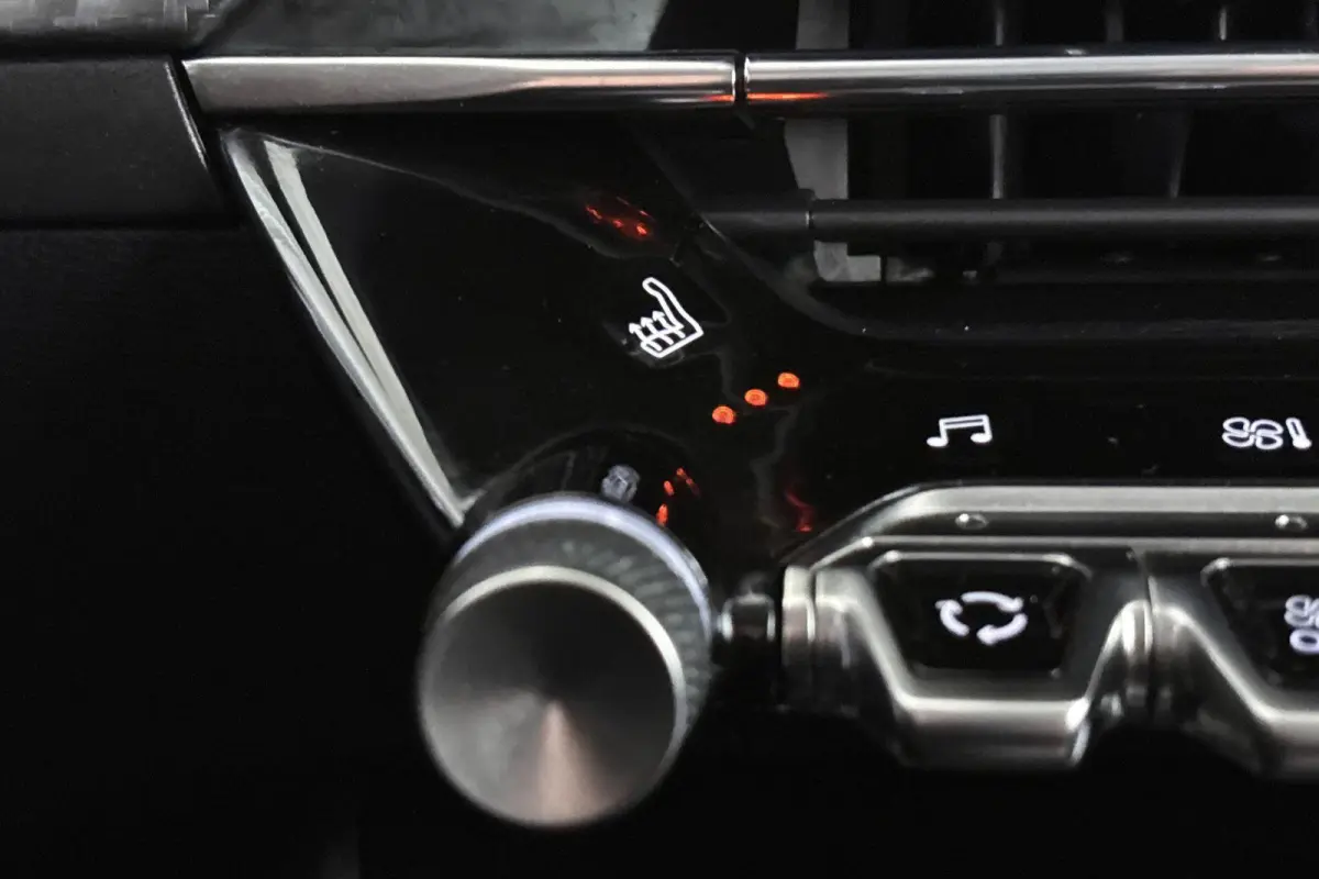 EV 136 pk Allure 50 kWh Stoelverwarming Camera Apple CarPlay 17"