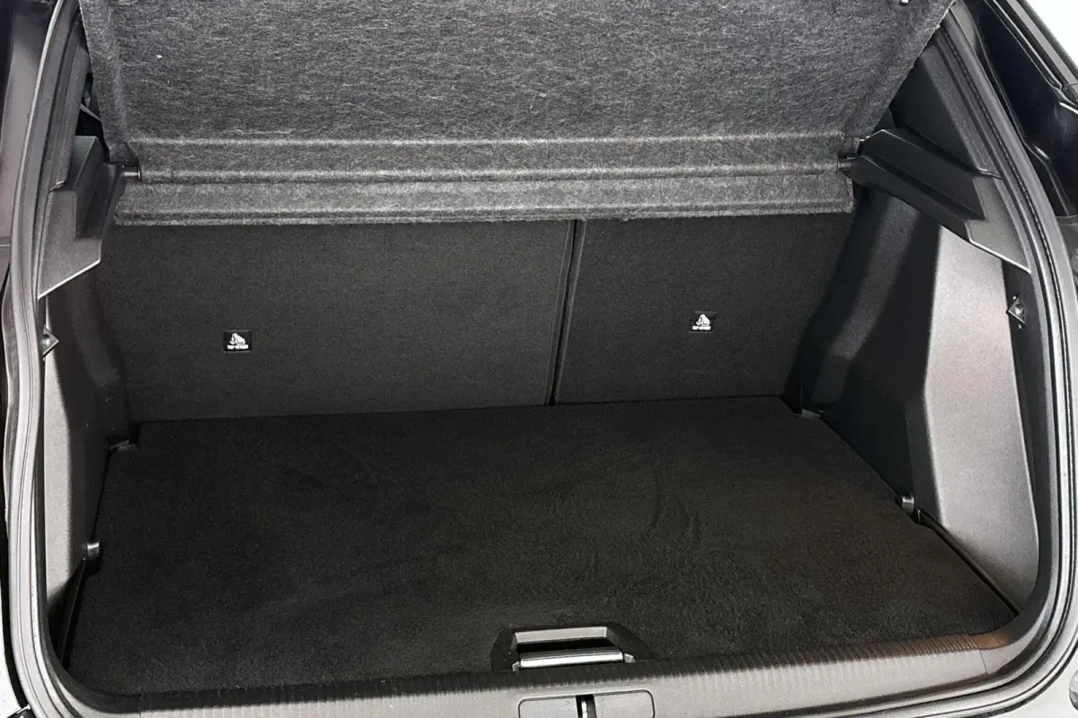 EV 136 pk Allure 50 kWh Stoelverwarming Camera Apple CarPlay 17"