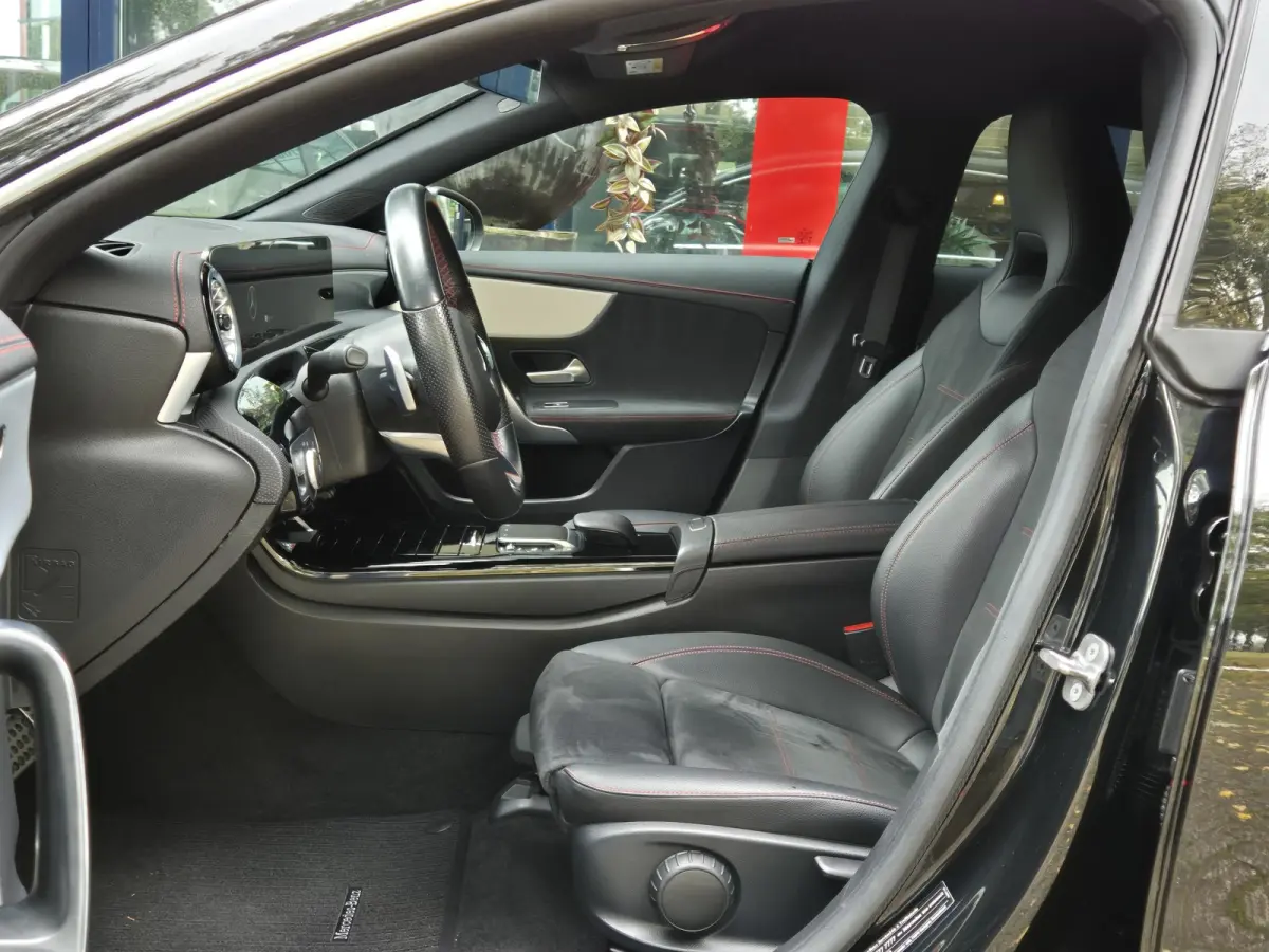 250 e AMG Line | 95,09% | Wegkl. Trekhaak | Navigatie | Licht metalen velgen | Parkeersensoren + Camera | Cruise Control