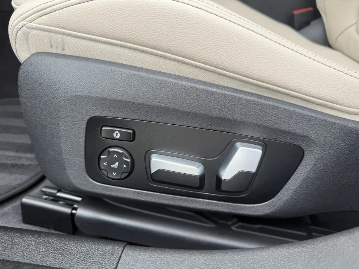 330e High Executive I M-Sport I Leder I Trekhaak I Navi I Led