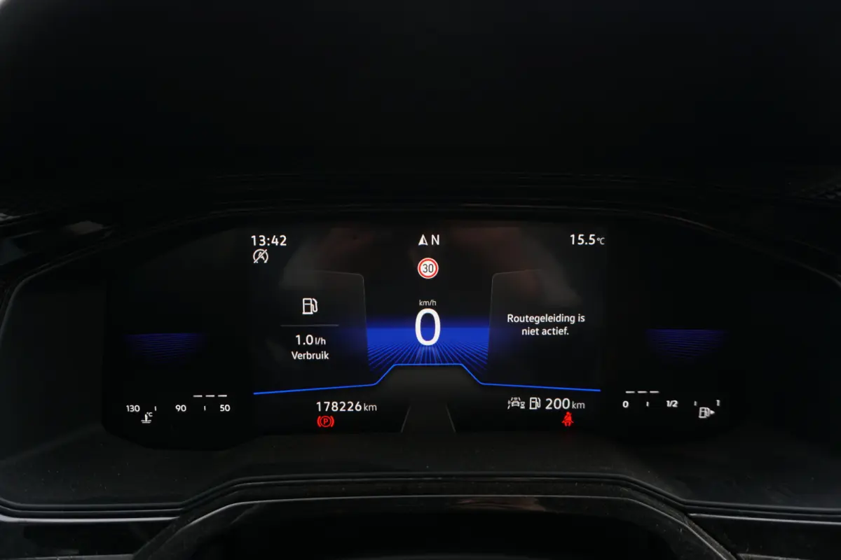 1.0 TSI Life | ADAPT. CRUISE | CARPLAY | NAVI |