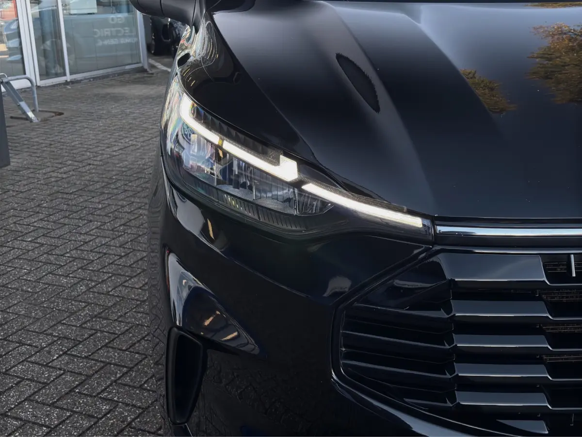 320 2.0 TDCI L2H1 Trend | Cruise Control | Camera | Trekhaak | CarPlay |
