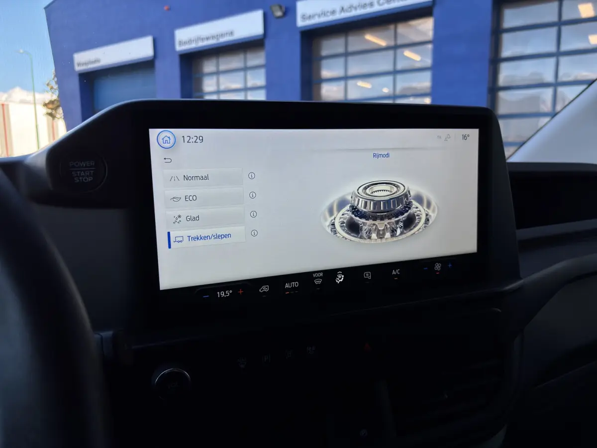 320 2.0 TDCI L2H1 Trend | Cruise Control | Camera | Trekhaak | CarPlay |